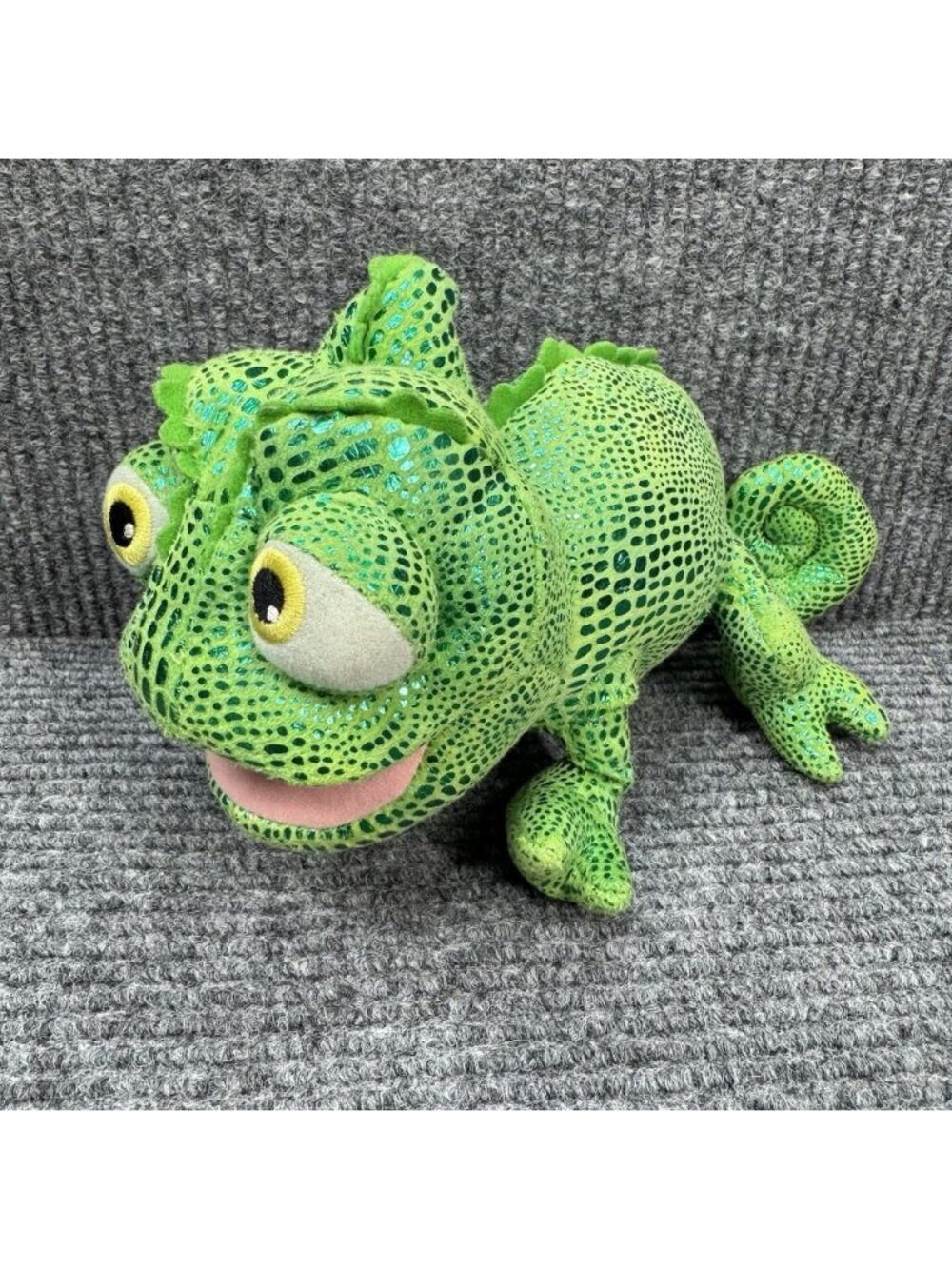 Disney Parks Tangled 10” Pascal Plush Green Stuffed Toy Rapunzel Lizard